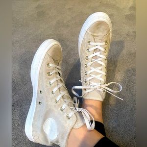 Converse All Star High tops, size 8, Color cream with gold shimmer